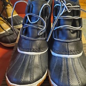 black Sorel boots NL 2133-011